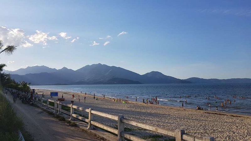 Xuan Thieu Beach - The "Red Beach" of Legends