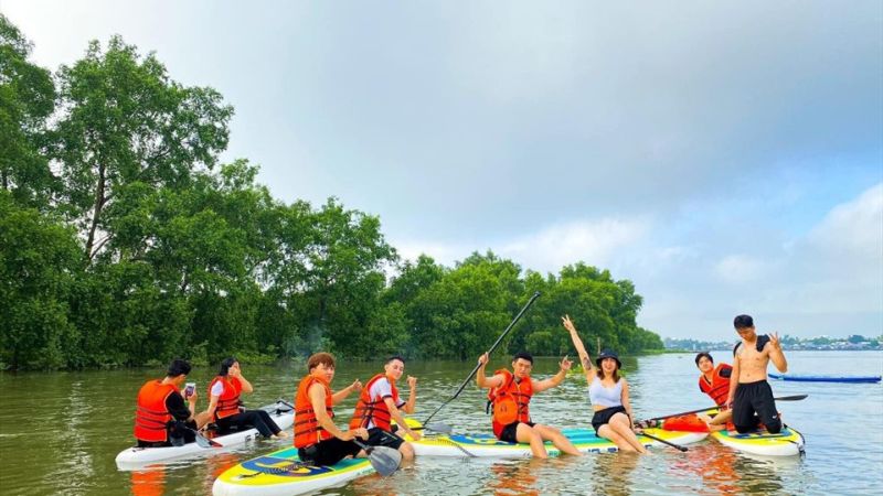 Explore Da Nang through Stand-Up Paddleboarding