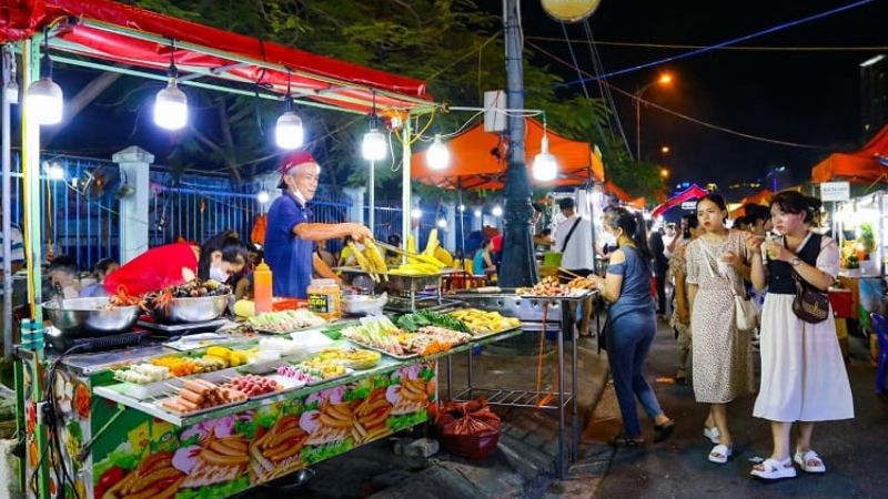 Son Tra Night Market