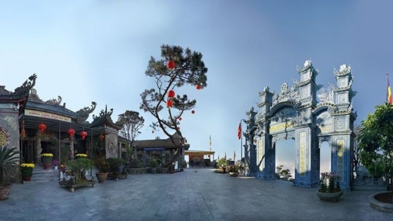 Linh Chua Linh Tu Temple at Ba Na Hills