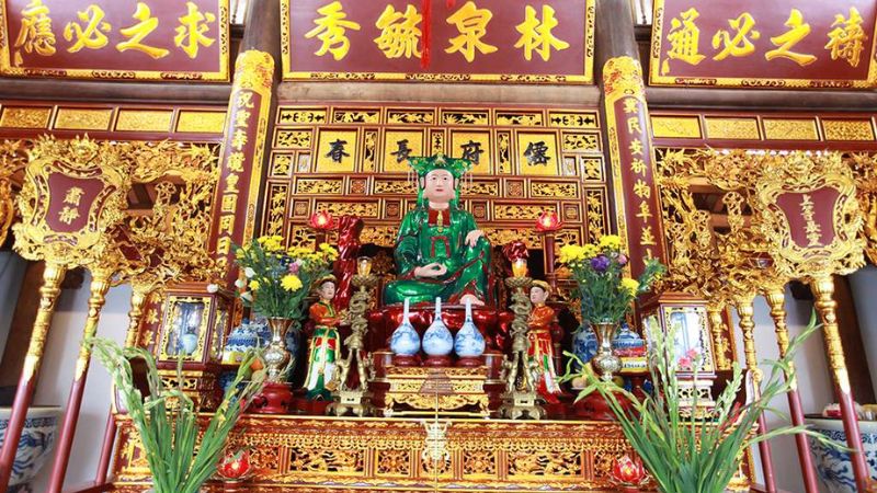 Linh Chua Linh Tu Temple at Ba Na Hills
