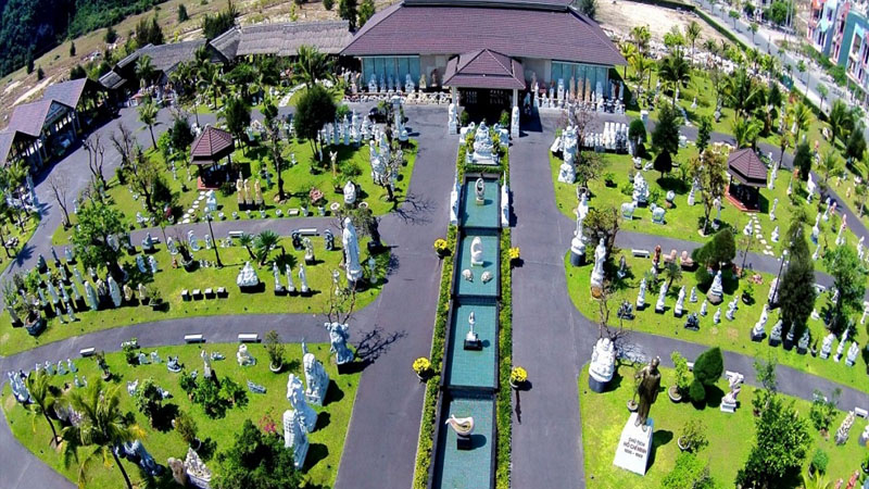 Hoa Nghiem Cave Da Nang