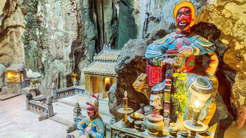 Hoa Nghiem Cave Da Nang