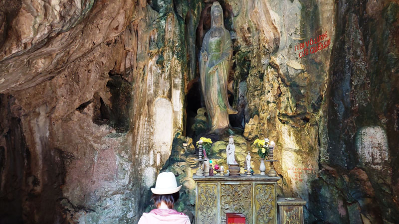 Hoa Nghiem Cave Da Nang
