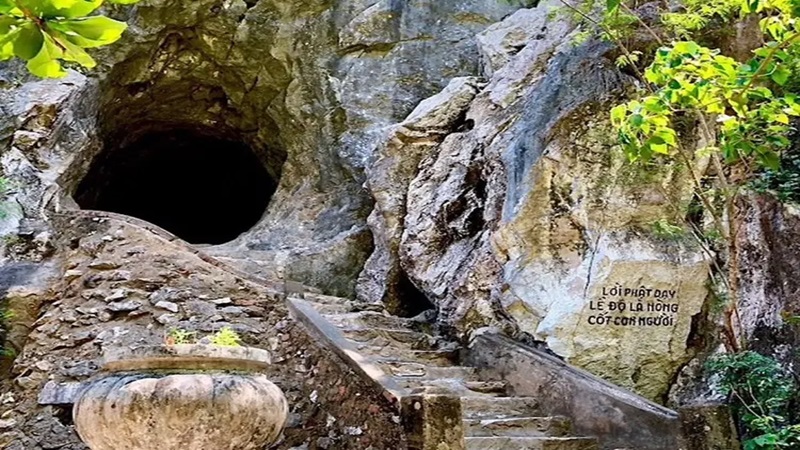 Hoa Nghiem Cave, Ngu Hanh Son