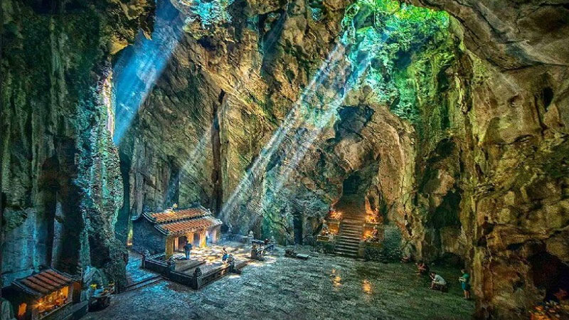 Discover Huyen Khong Cave