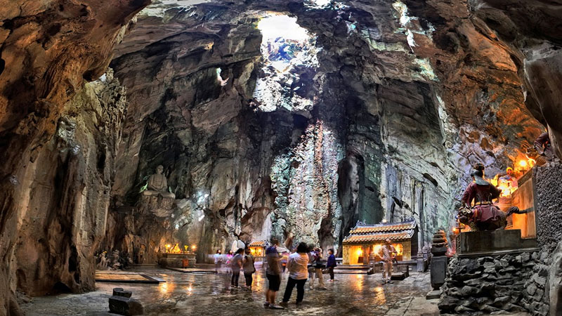Discover Huyen Khong Cave