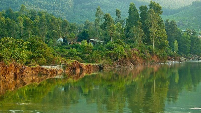 Dong Xanh - Dong Nghe Lake