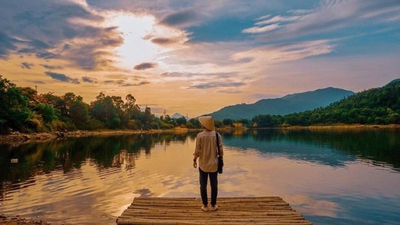 Dong Xanh - Dong Nghe Lake