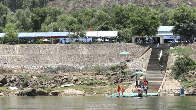 Dong Xanh - Dong Nghe Lake