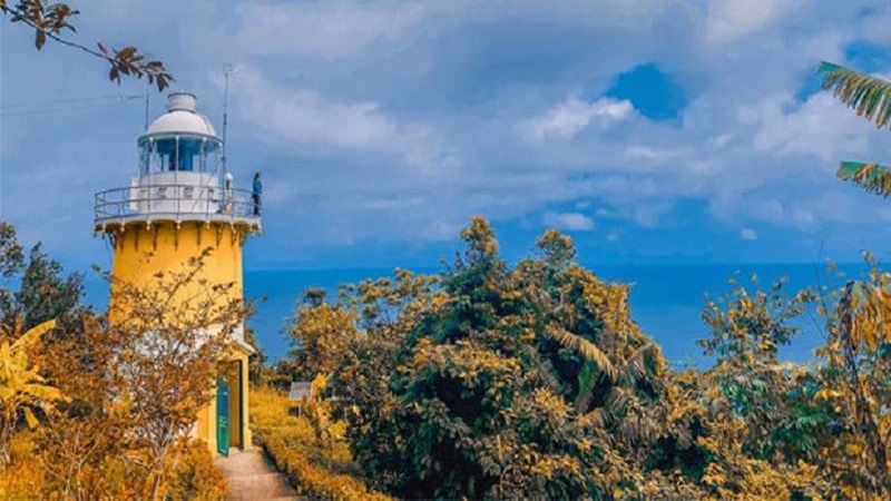 Tien Sa Son Tra Lighthouse