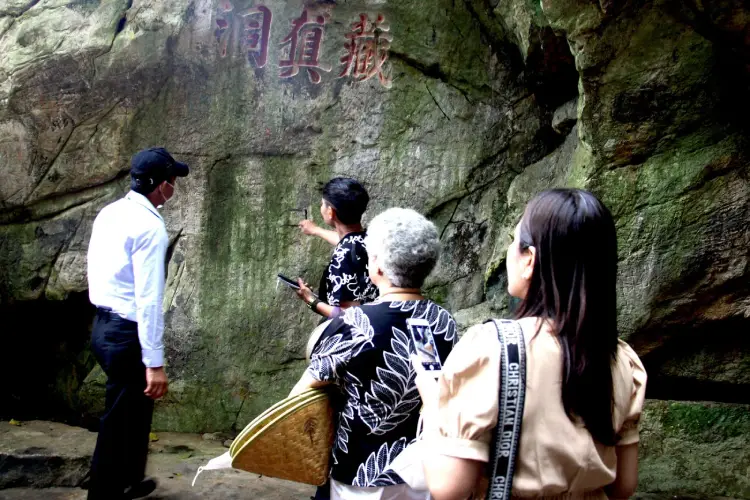 the-marble-mountains-da-nang