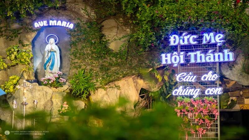 Da Nang’s Con Gà Church