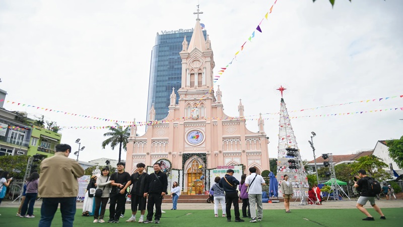 Da Nang’s Con Gà Church